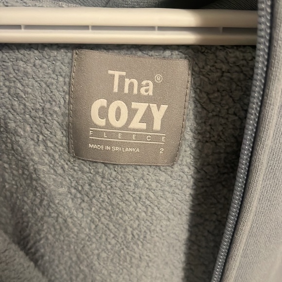 Blue aritzia zip up - Picture 2 of 2